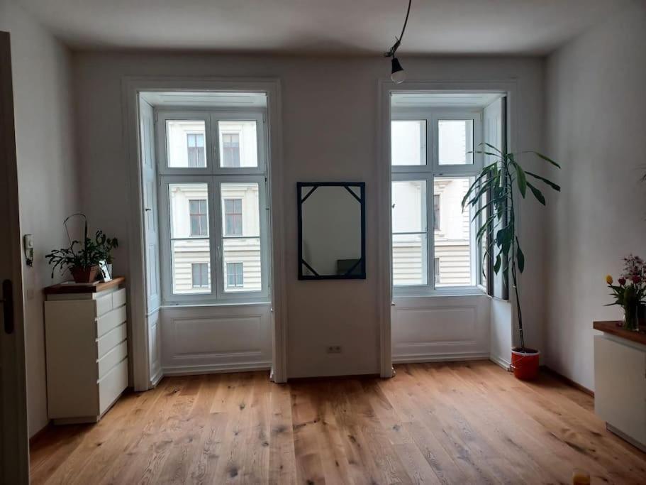 Sehr Zentral Gelegen Apartment Vienna Exterior photo