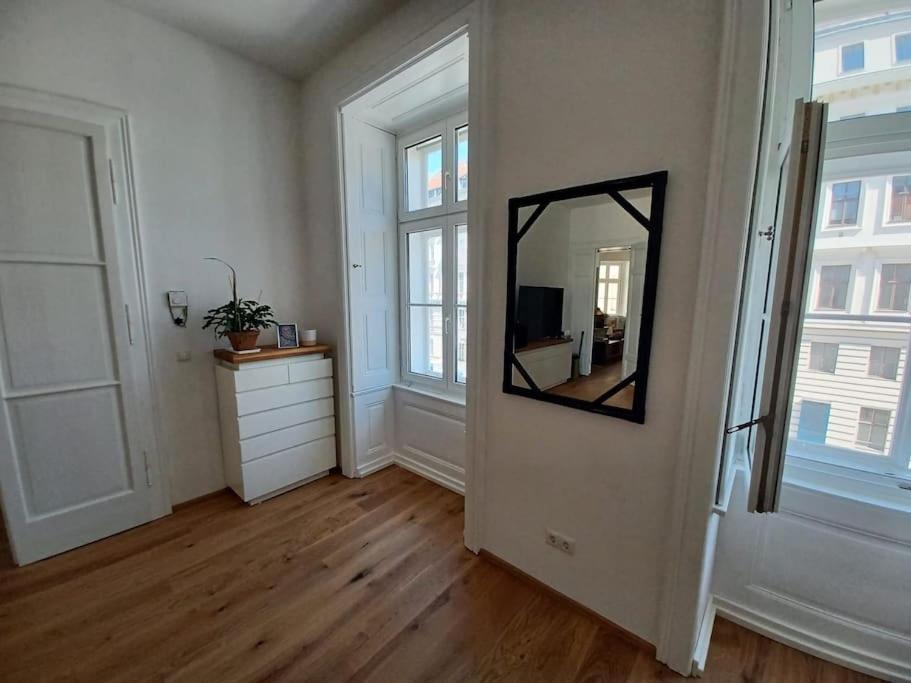 Sehr Zentral Gelegen Apartment Vienna Exterior photo